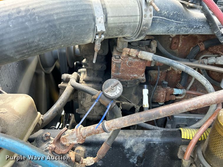 image for item DQ0844 2006 Freightliner Columbia  semi truck