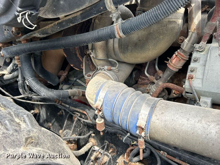 image for item DQ0844 2006 Freightliner Columbia  semi truck