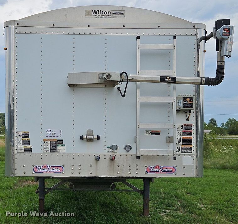 image for item DQ1808 2010 Wilson Trailers DWH-500  grain trailer