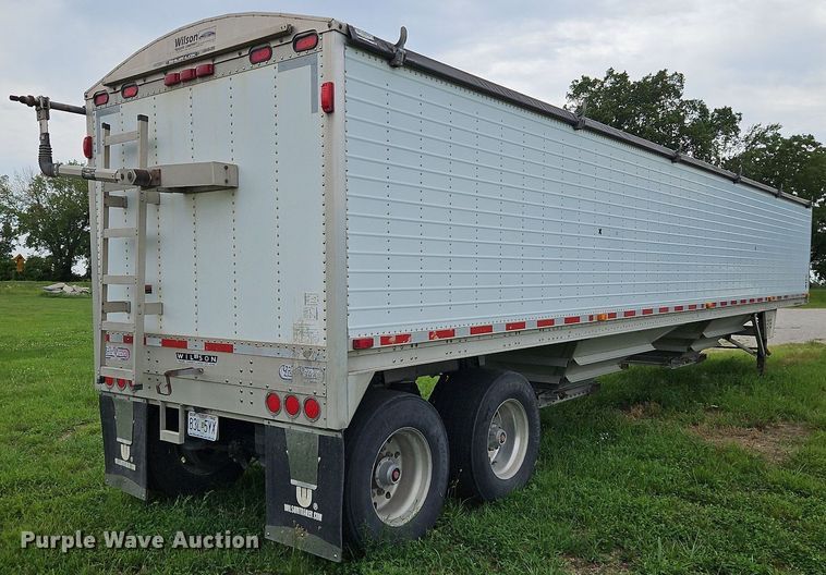 image for item DQ1808 2010 Wilson Trailers DWH-500  grain trailer