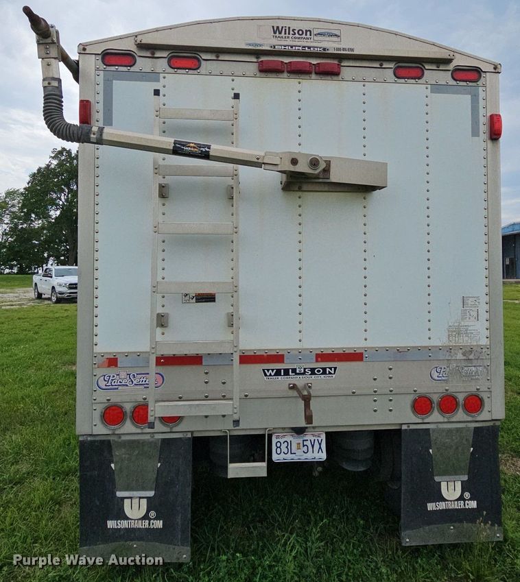 image for item DQ1808 2010 Wilson Trailers DWH-500  grain trailer