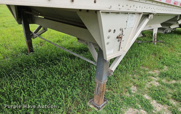 image for item DQ1808 2010 Wilson Trailers DWH-500  grain trailer
