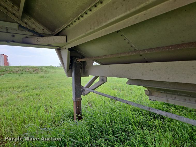image for item DQ1808 2010 Wilson Trailers DWH-500  grain trailer
