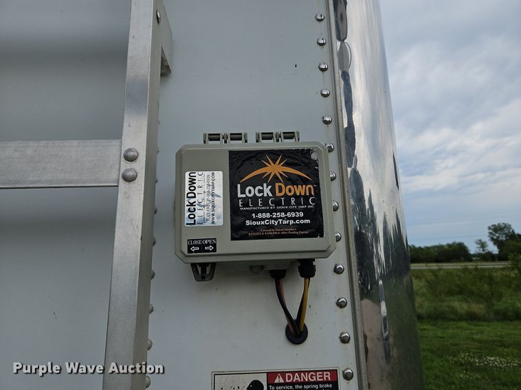 image for item DQ1808 2010 Wilson Trailers DWH-500  grain trailer