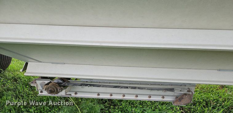 image for item DQ1808 2010 Wilson Trailers DWH-500  grain trailer