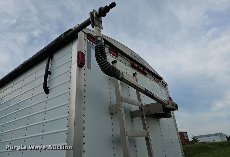 image for item DQ1808 2010 Wilson Trailers DWH-500  grain trailer
