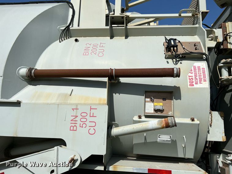 image for item DQ2125 2013 Mertz 101893543  sand silo trailer