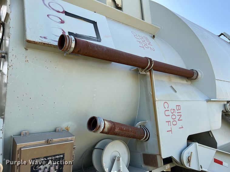 image for item DQ2125 2013 Mertz 101893543  sand silo trailer