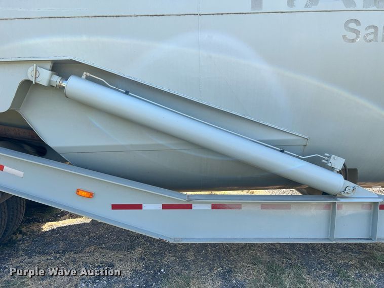 image for item DQ2125 2013 Mertz 101893543  sand silo trailer