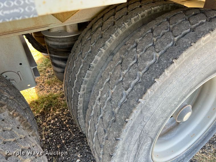 image for item DQ2125 2013 Mertz 101893543  sand silo trailer