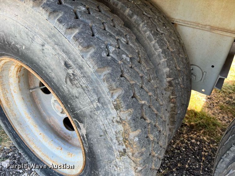 image for item DQ2125 2013 Mertz 101893543  sand silo trailer