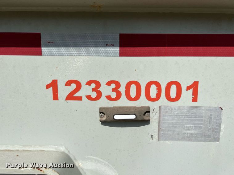 image for item DQ2125 2013 Mertz 101893543  sand silo trailer