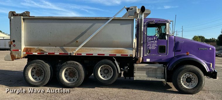 image for item DS2056 2008 Kenworth T800  dump truck