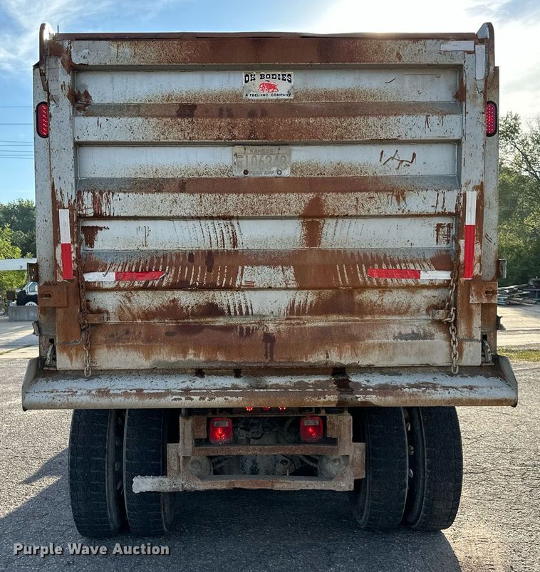 image for item DS2056 2008 Kenworth T800  dump truck