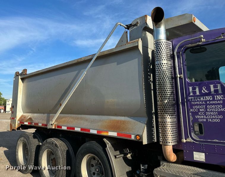 image for item DS2056 2008 Kenworth T800  dump truck