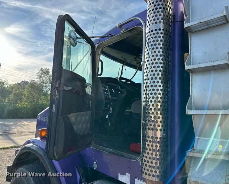 image for item DS2056 2008 Kenworth T800  dump truck