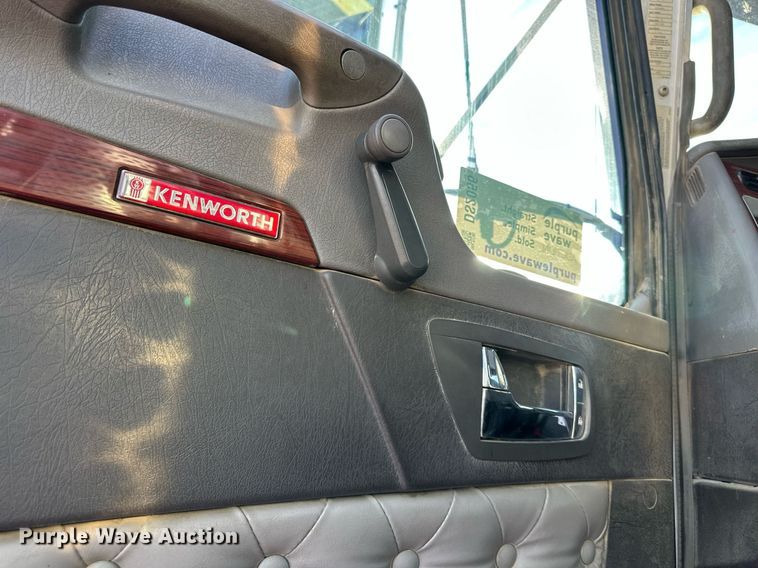 image for item DS2056 2008 Kenworth T800  dump truck