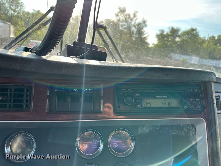 image for item DS2056 2008 Kenworth T800  dump truck