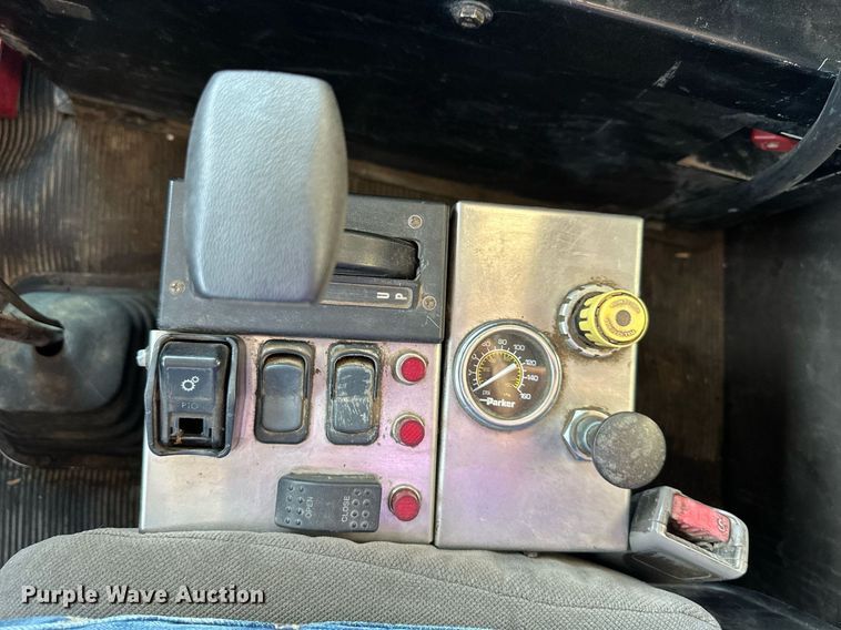 image for item DS2056 2008 Kenworth T800  dump truck