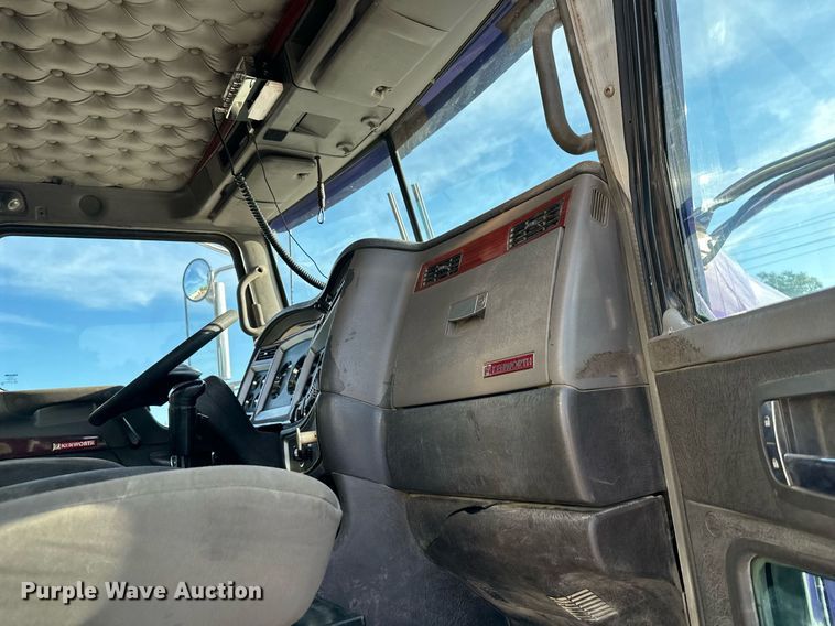 image for item DS2056 2008 Kenworth T800  dump truck