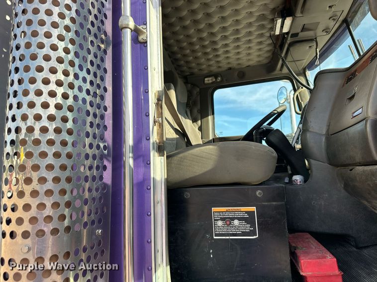 image for item DS2056 2008 Kenworth T800  dump truck