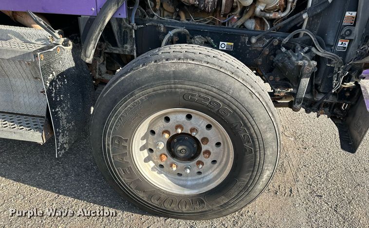 image for item DS2056 2008 Kenworth T800  dump truck