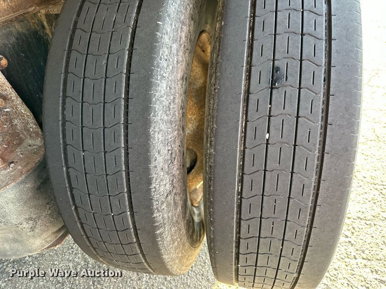 image for item DS2056 2008 Kenworth T800  dump truck