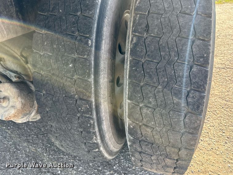 image for item DS2056 2008 Kenworth T800  dump truck