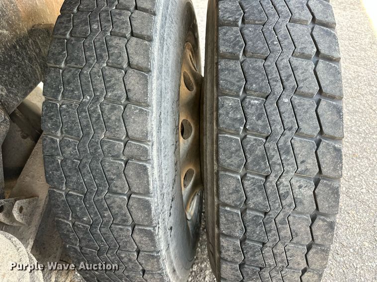 image for item DS2056 2008 Kenworth T800  dump truck