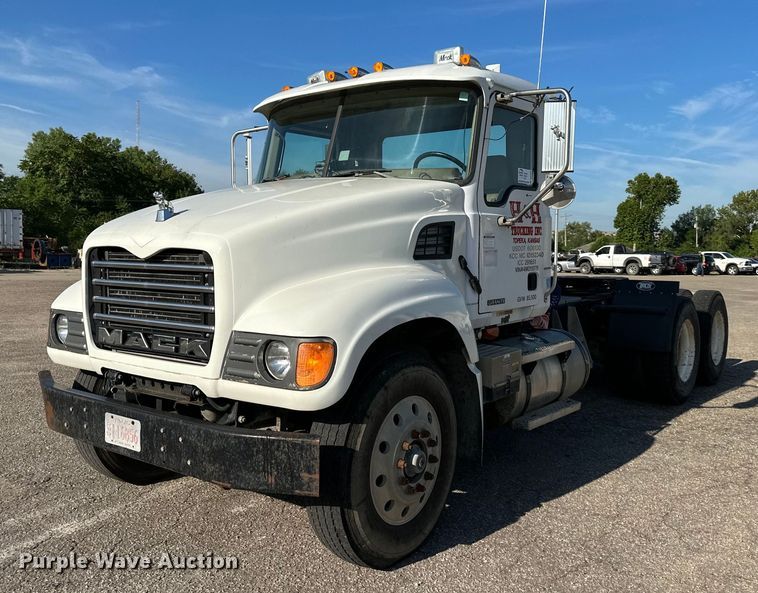 image for item DS2058 2004 Mack CV713 Granite  semi truck