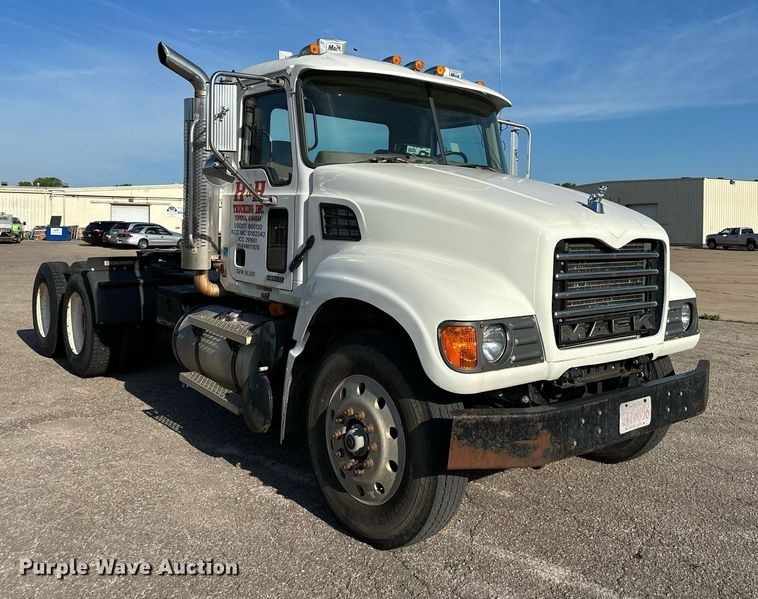 image for item DS2058 2004 Mack CV713 Granite  semi truck