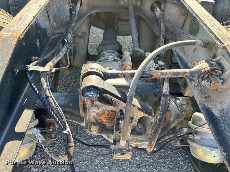 image for item DS2058 2004 Mack CV713 Granite  semi truck