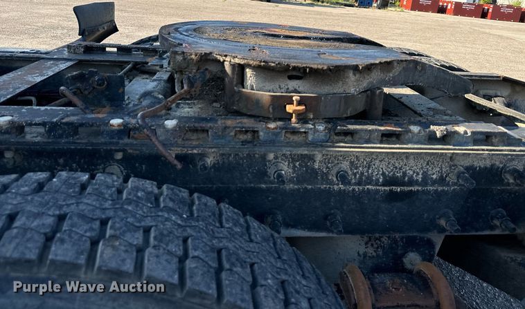 image for item DS2058 2004 Mack CV713 Granite  semi truck