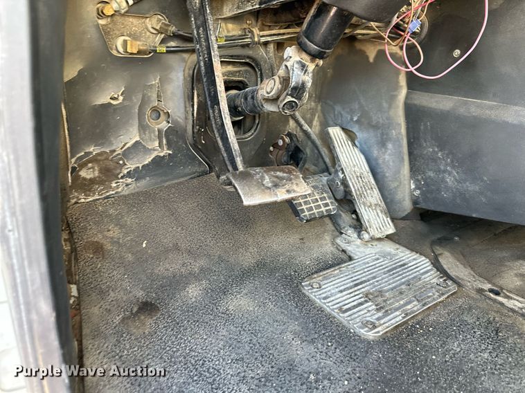 image for item DS2058 2004 Mack CV713 Granite  semi truck