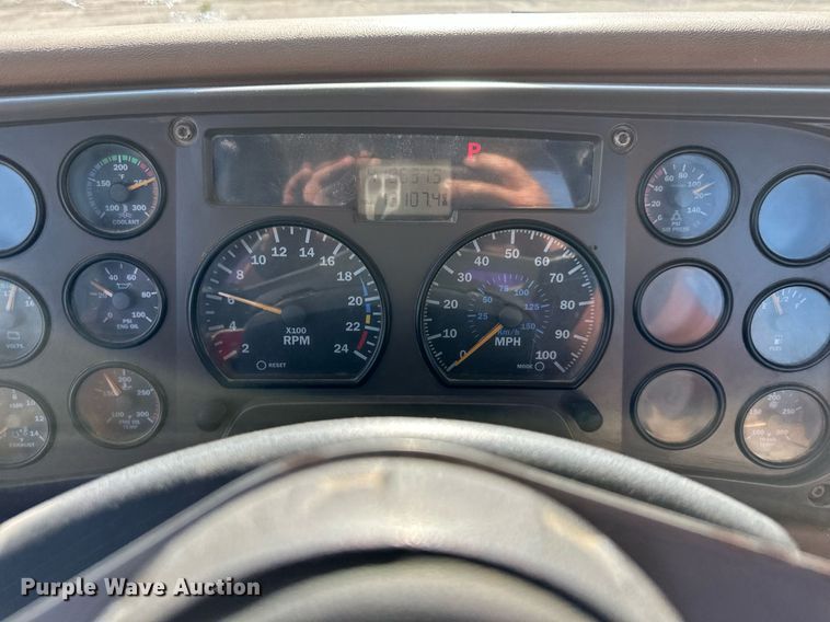 image for item DS2058 2004 Mack CV713 Granite  semi truck