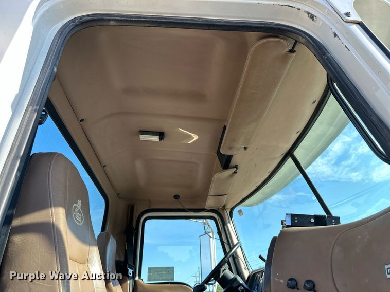 image for item DS2058 2004 Mack CV713 Granite  semi truck