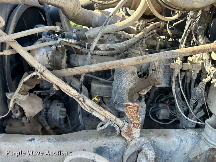 image for item DS2058 2004 Mack CV713 Granite  semi truck