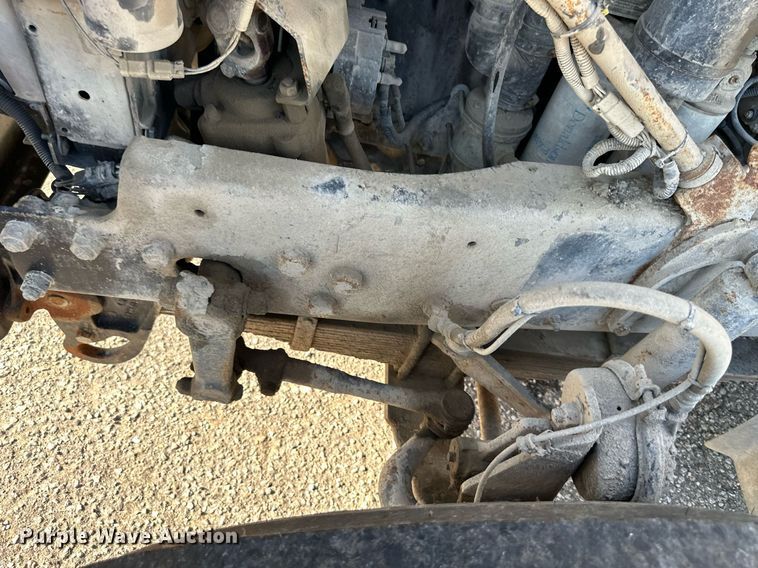 image for item DS2058 2004 Mack CV713 Granite  semi truck