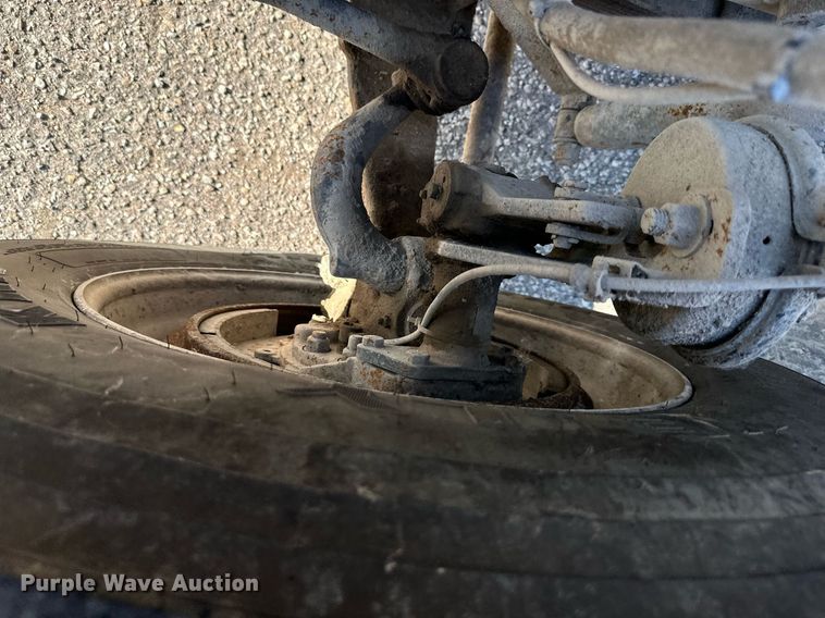 image for item DS2058 2004 Mack CV713 Granite  semi truck