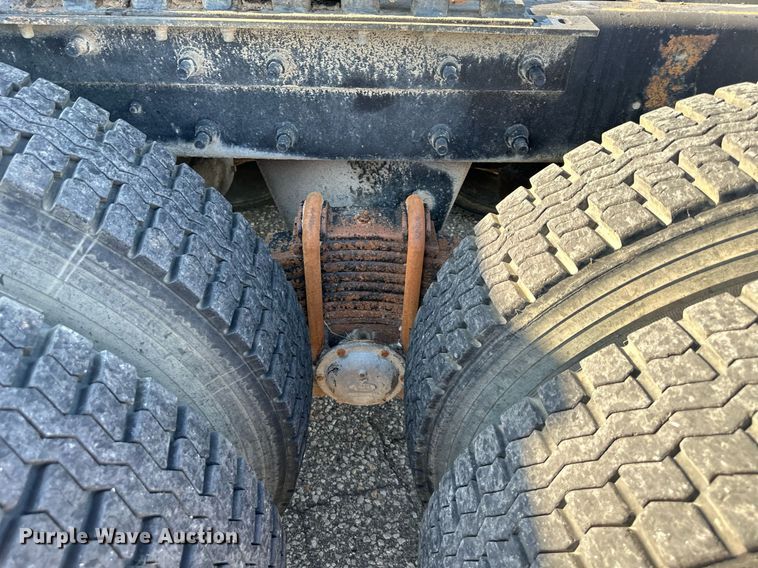 image for item DS2058 2004 Mack CV713 Granite  semi truck