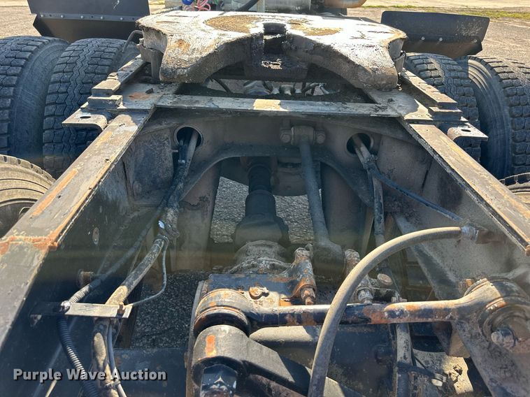 image for item DS2058 2004 Mack CV713 Granite  semi truck