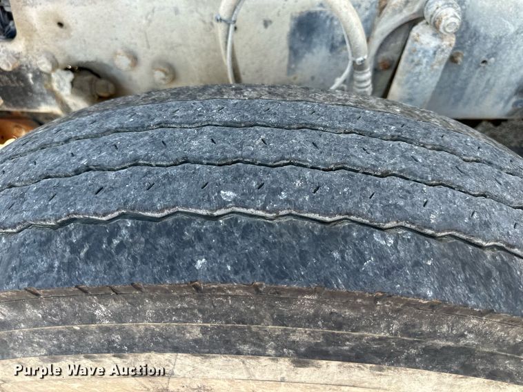 image for item DS2058 2004 Mack CV713 Granite  semi truck