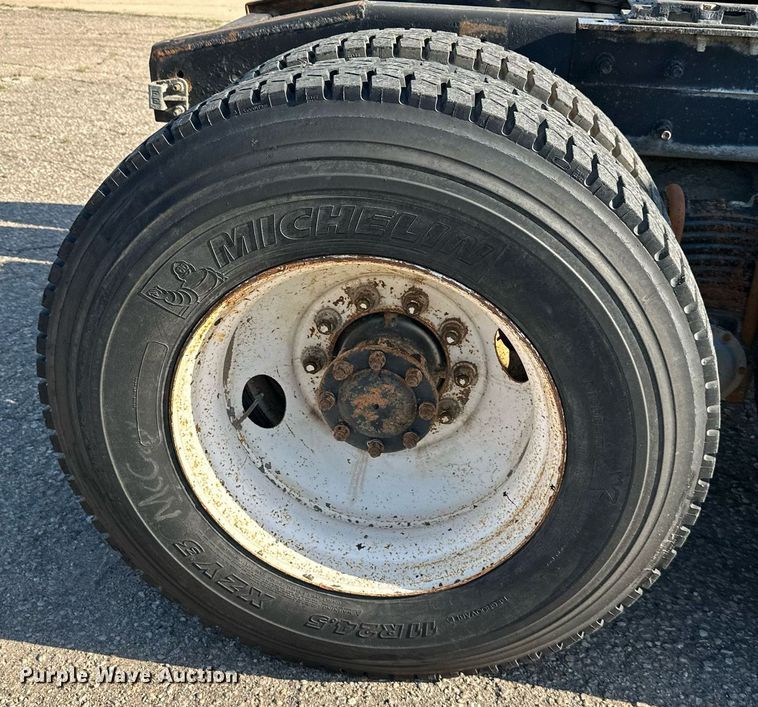 image for item DS2058 2004 Mack CV713 Granite  semi truck