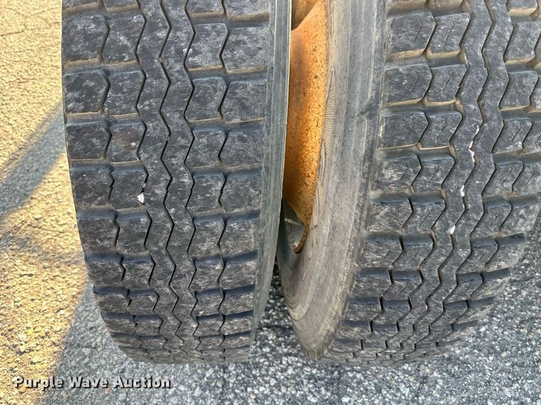 image for item DS2058 2004 Mack CV713 Granite  semi truck