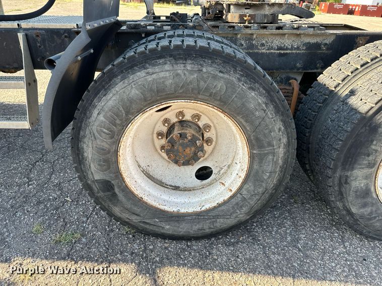 image for item DS2058 2004 Mack CV713 Granite  semi truck