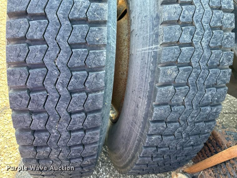 image for item DS2058 2004 Mack CV713 Granite  semi truck