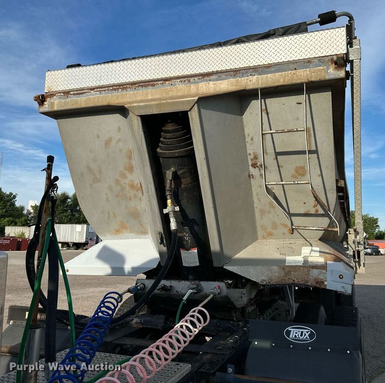 image for item DS2059 1994 Hilbilt  end dump trailer