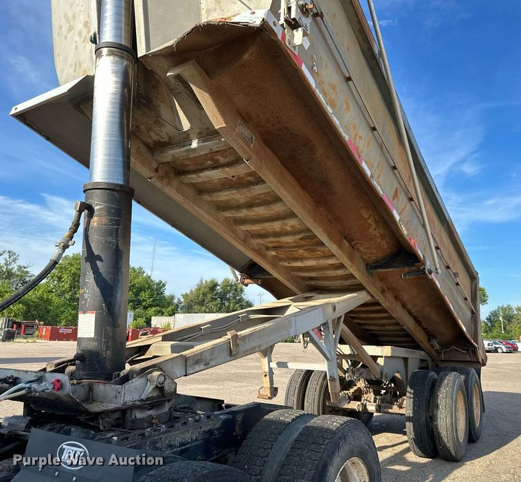 image for item DS2059 1994 Hilbilt  end dump trailer