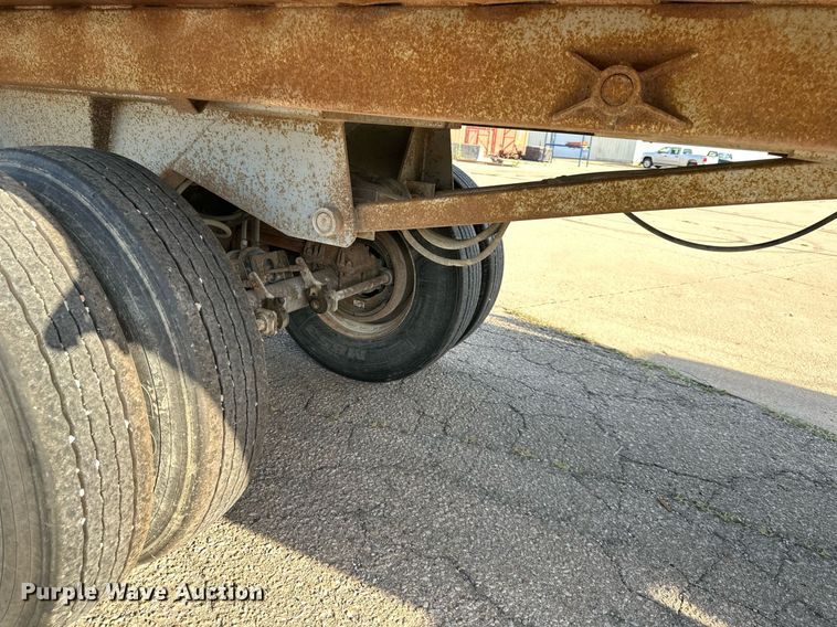 image for item DS2059 1994 Hilbilt  end dump trailer