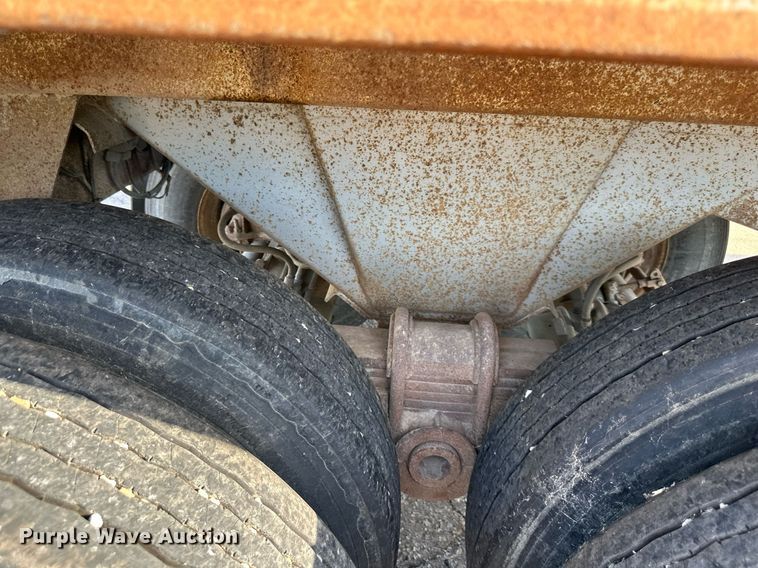 image for item DS2059 1994 Hilbilt  end dump trailer